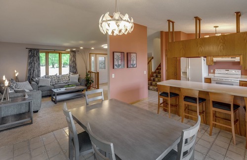 Brainerd House | Pontoon Rental, Great Fishing, Guest House, Swimming off of Dock, & More!