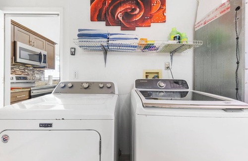 Lindfields House | Pool 12 Mins to Disney Private Parking