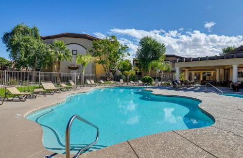 Parkwood Ranch Apartment | Pool Access, Private Patio and Grill Mesa Condo!