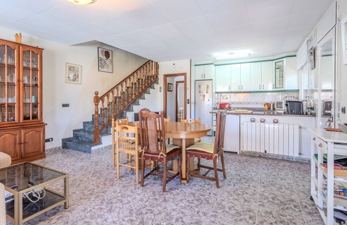 Sils Villa | Pool and Nature 20 km from the Beaches