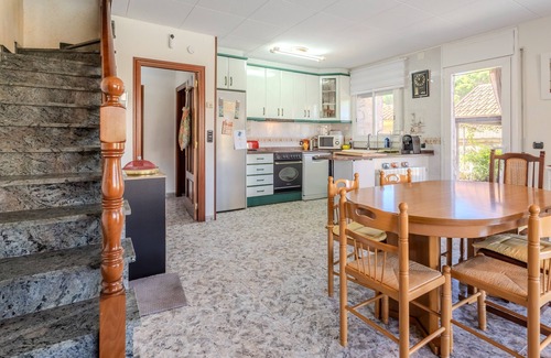 Sils Villa | Pool and Nature 20 km from the Beaches