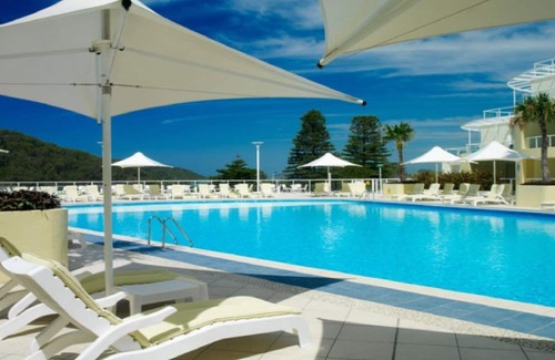 Ettalong Beach Apartment | Pool, beach & cafes, TOP NOTCH