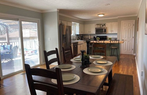 Kenton House | *POOL* Fenced Yard, Pets, ARK Encounter, Airport