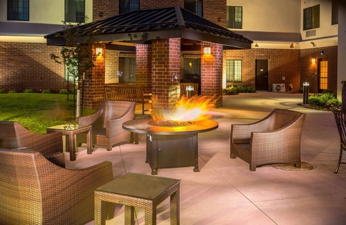 Northfield Apartment | Pool, Gym, Business Center Access. Free Breakfast Buffet Every Day!