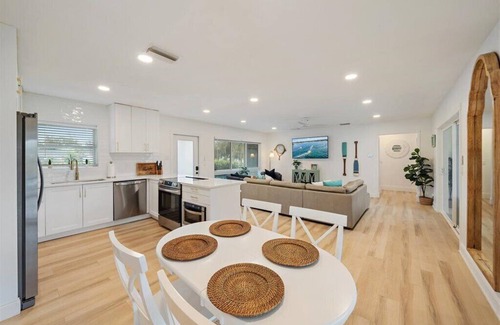 South Gate Ridge House | Pool Home 10 Minutes to the Beach - "Read About the Surf Shack!"