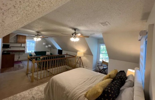 Griffin Apartment | Pool House Loft Apartment