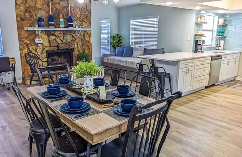 Hudson House | Pool House Oasis, 5 Mins to Beach, Near Weeki Wachee - Perfect Vacation Getaway!