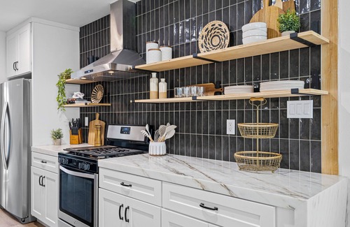 Inglewood House | Pool House Retreat near LAX, SoFi, DTLA & Beaches