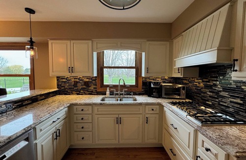 Mequon House | Pool overlooking golf course close to downtown