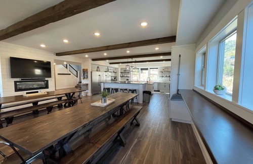 Garden City House | Pool Table, Treehouse, Indoor Pool, Lake View, Large Kitchen, Spacious Bedrooms