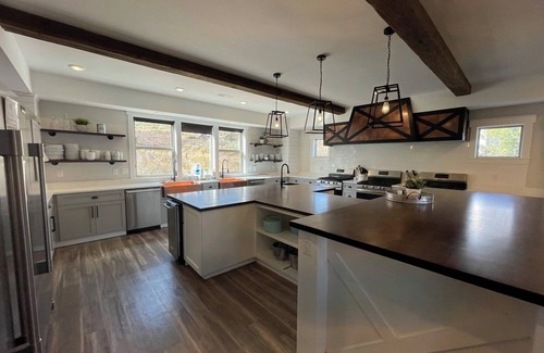 Garden City House | Pool Table, Treehouse, Indoor Pool, Lake View, Large Kitchen, Spacious Bedrooms