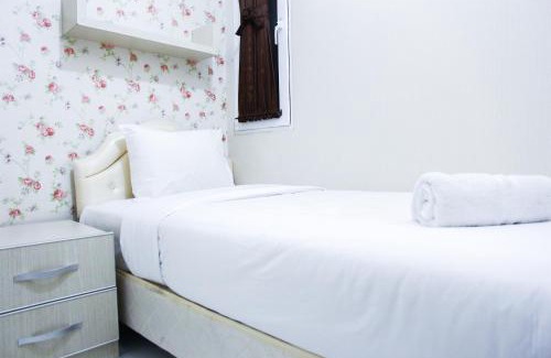 Pekayon Jaya Apartment | Pool View 2BR Mutiara Bekasi Apartment By Travelio
