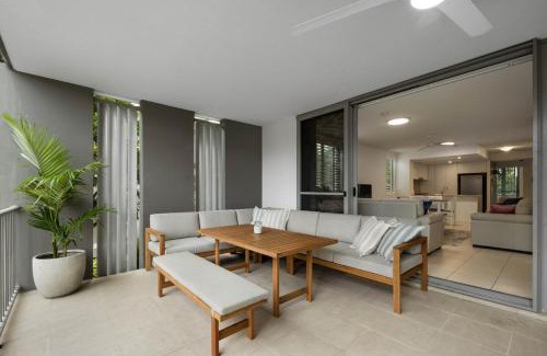 Casuarina Apartment | Pool View 3-Bedroom Oasis in Drift Resort