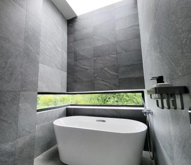 San Phi Suea Villa | Pool villa near Ruamchok Boxing private pool etc