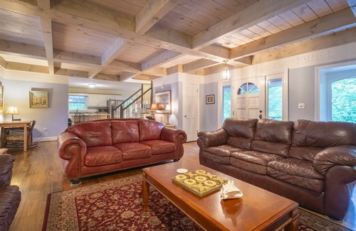 Helen Cabin | Poolside Escape - Luxurious Home w/Private Pool/Hot Tub & Game Room in Downtown