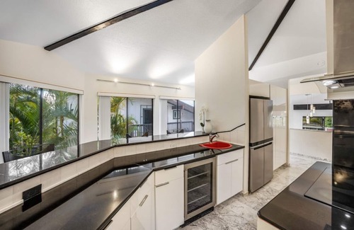 Kaneohe Villa | Poolside Paradise: with Double Bay View Rooms (Unit C)n