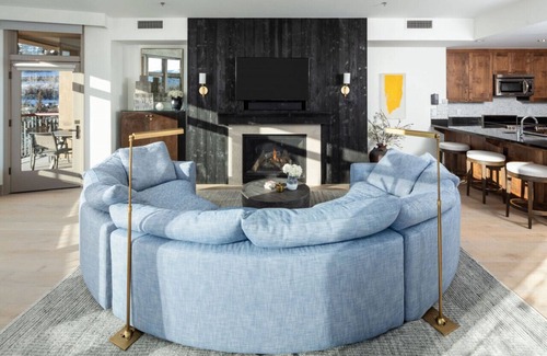 Avon Condo | Pop Art Villa Riverfront | Panorama Residence 2B