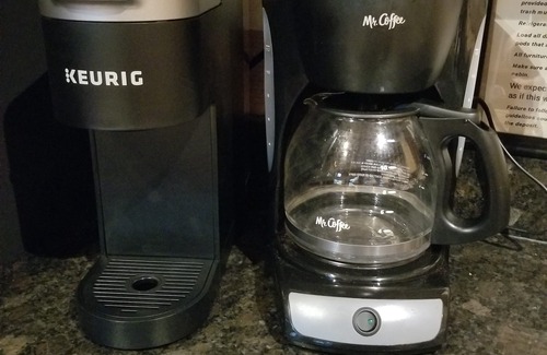 Blairsville Cabin | Pop's Mountain Lodge on Lake Nottley. 5 bdrms-Wifi- jacuzzi-outdoor fire pit