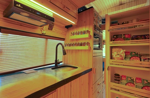 Punjabibagh House | POP TOP CAMPERVAN IN INDIA SLEEPS 6 PAX @YODOCAMPERS