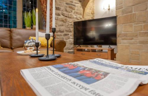 Farsley House | Poplar Farm Barn - Spring Functions Events Welcome Pass the Keys