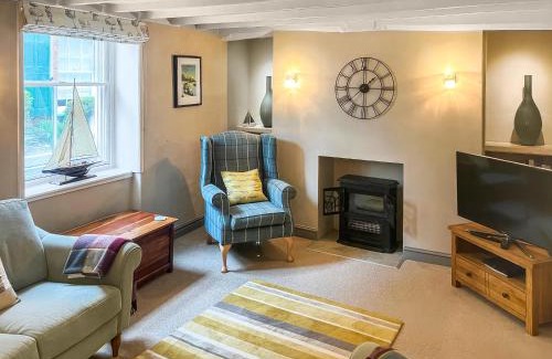 Holt House | Poppies