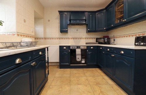 Wadsworth Cottage | POPPLES BARN, pet friendly, with a garden in Hebden Bridge