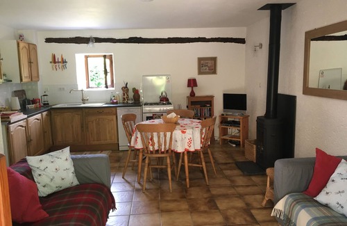 Frayssinet-le-Gelat Cottage | Poppy 4* - Quiet and relaxing cottage in a courtyard, perfect for families