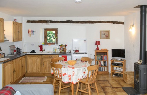 Frayssinet-le-Gelat Cottage | Poppy 4* - Quiet and relaxing cottage in a courtyard, perfect for families