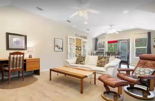 Austin Apartment | Poppy’s Place: Charming 2-bedroom apartment with WiFi, AC in delightful Austin