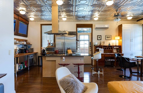 Mid-City House | Porch House W/Swim Spa/Pool &3 Big Screens To Enjoy