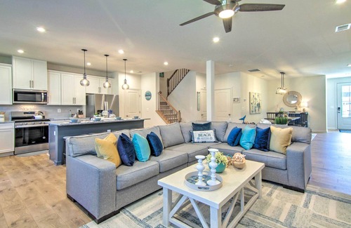 Millville House | Porch + Pool Access: Millville Townhome!