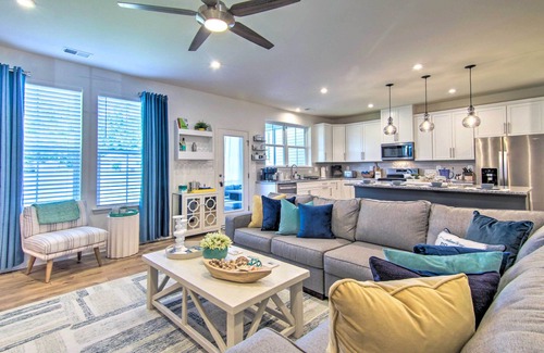 Millville House | Porch + Pool Access: Millville Townhome!
