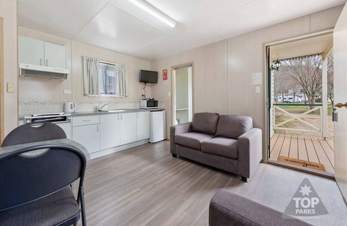 Porepunkah RV Rental | Porepunkah Pines Holiday Park