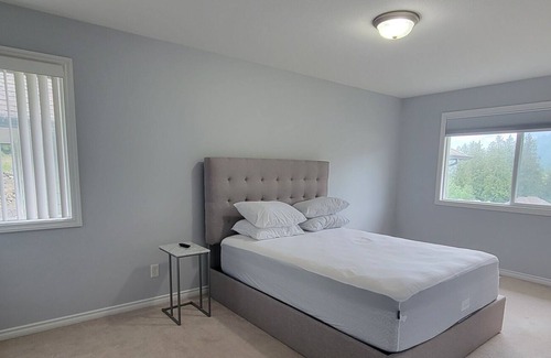Promontory House | Pormatory area in Chillawack