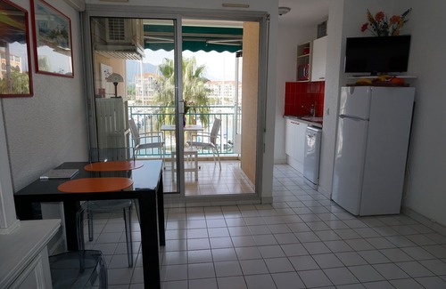 Plage d'Argeles Apartment | Port Argeles: Ideally located – Magnificent view on the Port and the Mountain