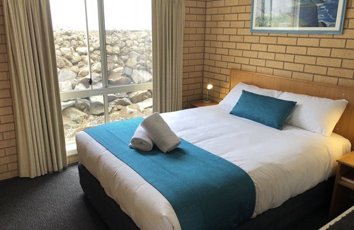 Port Campbell Hotel | Port Campbell Parkview Motel & Apartments