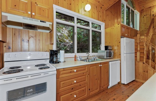 Lake of Bays Cabin | Port Cunnington Lodge