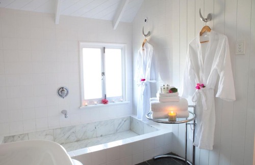 Port Douglas Hotel | Port Douglas Cottage & Lodge
