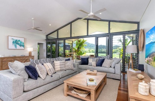 Mowbray House | Port Douglas Valley Magic
