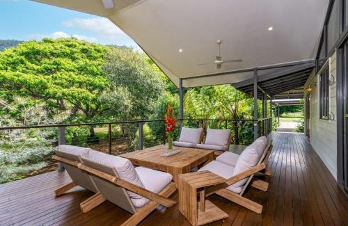 Mowbray House | Port Douglas Valley Magic