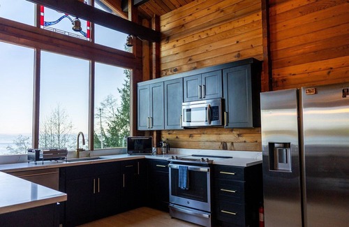 Port Hadlock Cabin | Port Hadlock Luxury Cabin Retreat Awaits you! by RedAwning