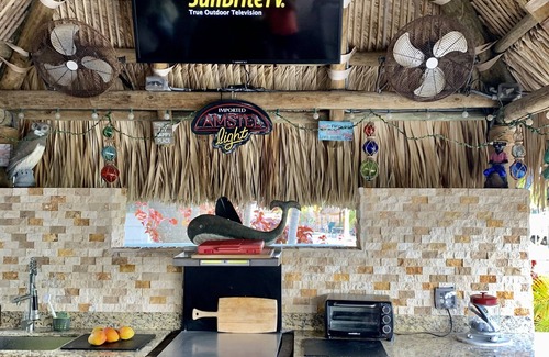 Key Largo House | Port largo,Key Largo water front 2 b 2.5b, pool, gazebo, boat lift ‘& boat ramp