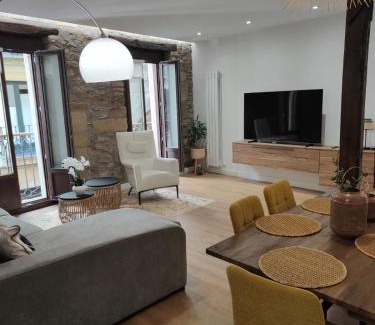 Old Town Apartment | Port Relax with AC License ESS03356