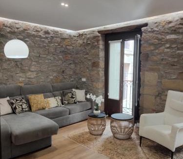 Old Town Apartment | Port Relax with AC License ESS03356