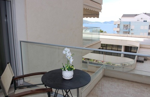 Jala Apartment | Port Side Apartment