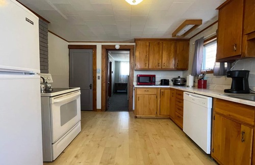 Portage Lake Cabin | Portage Lakeside Cabins, The Cottage