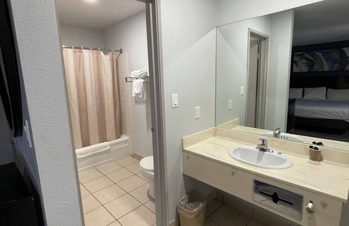 Central San Pedro Hotel | Portside Inn & Suites