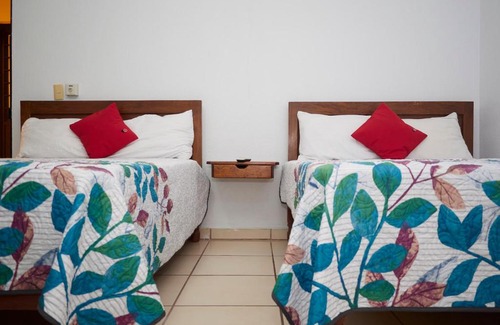 Barra de Navidad Hotel | Posada Casa Chiros