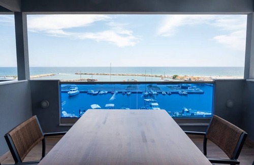 Katerini Apartment | Poseidon 5: Elegant 4th-Floor Retreat with Stunning Views and Modern Comfort!