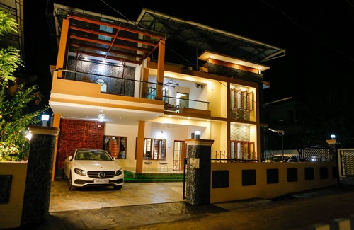 Thrissur House | Posh 4 BHK-FF at BELLJEM Homes in Housing colony close to city